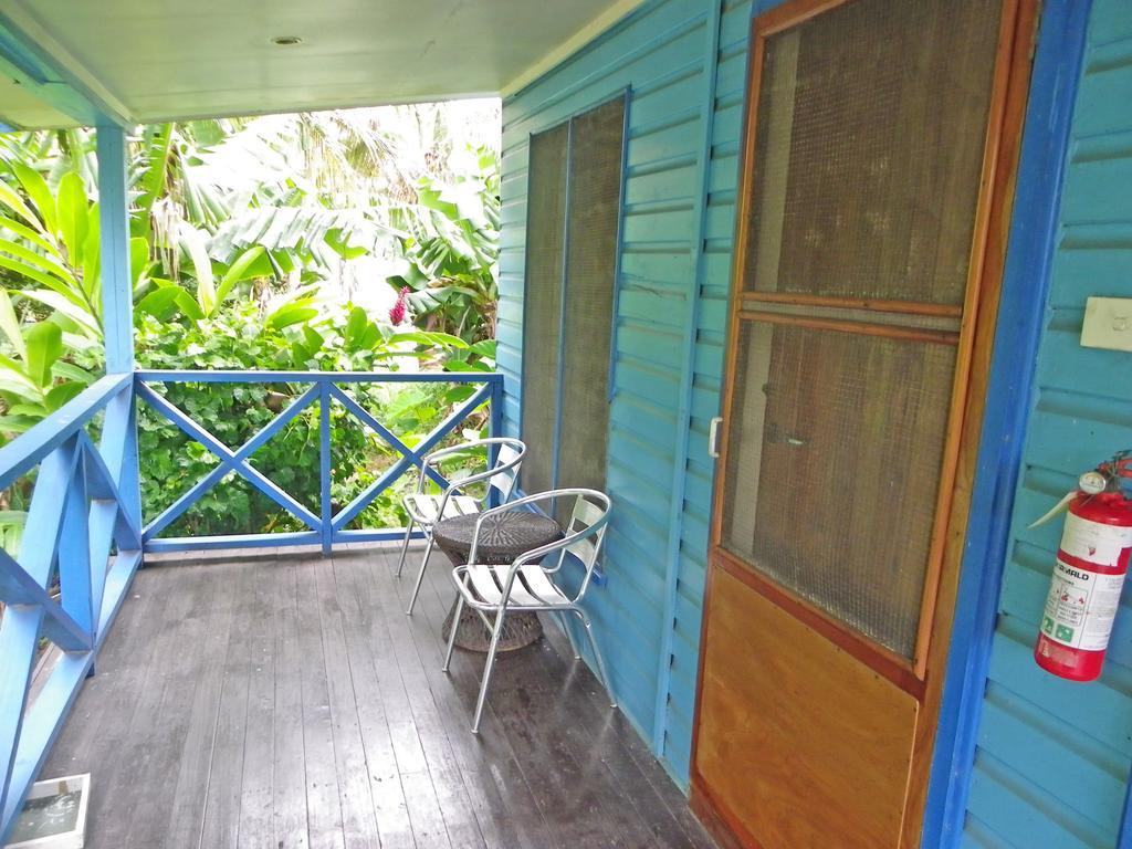 Ratu Kini Backpackers And Dive Resort Mana Island Pokoj fotografie