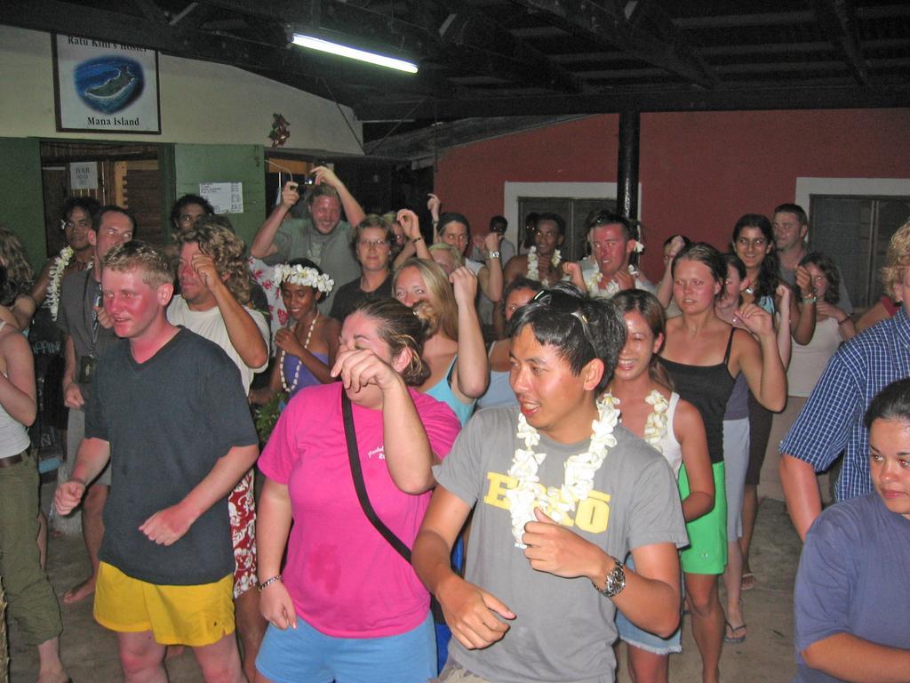 Ratu Kini Backpackers And Dive Resort Mana Island Exteriér fotografie