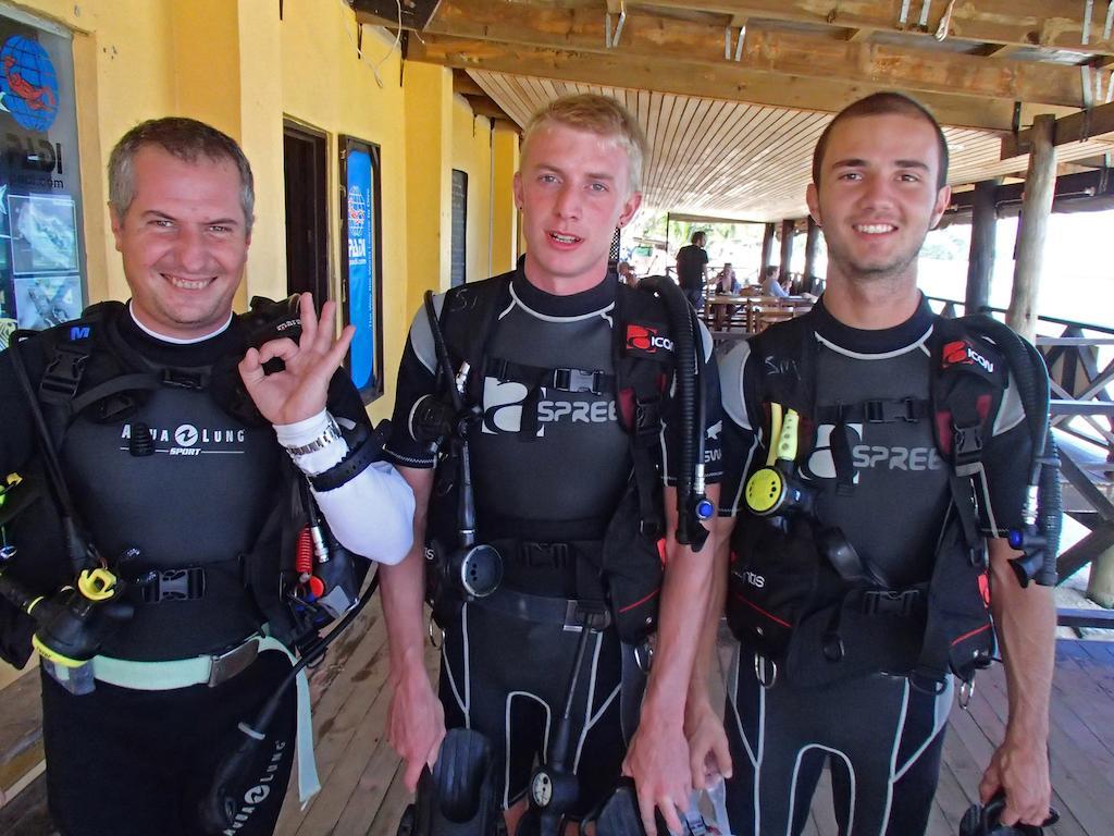Ratu Kini Backpackers And Dive Resort Mana Island Exteriér fotografie
