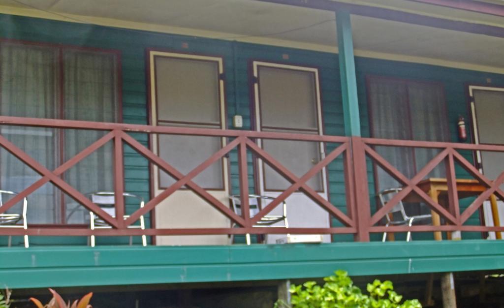 Ratu Kini Backpackers And Dive Resort Mana Island Exteriér fotografie