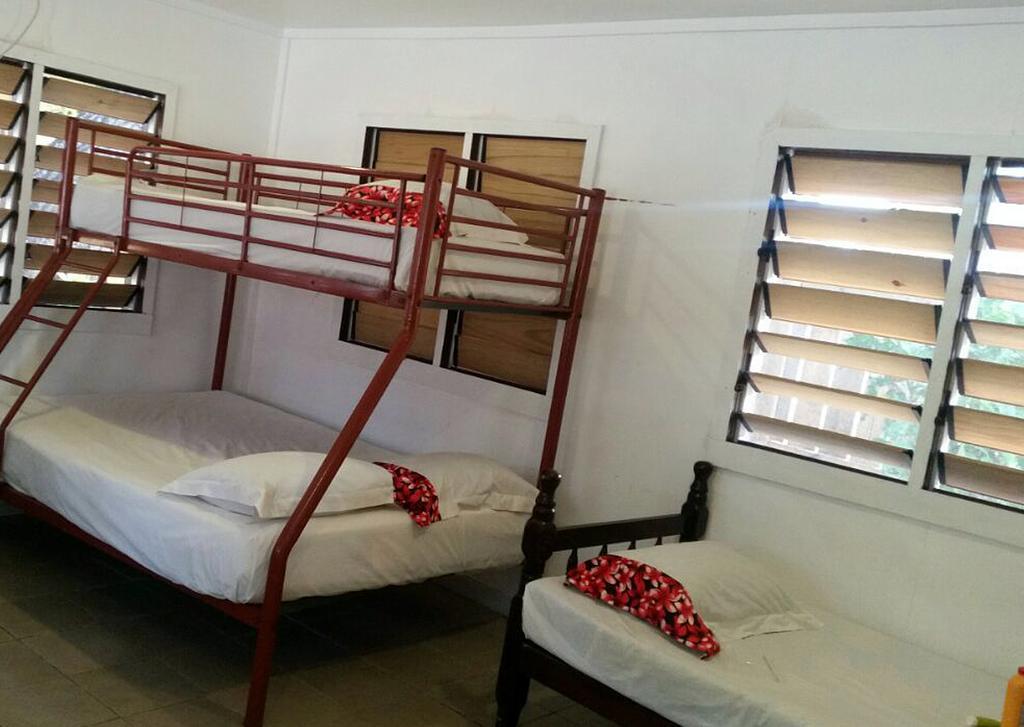Ratu Kini Backpackers And Dive Resort Mana Island Exteriér fotografie