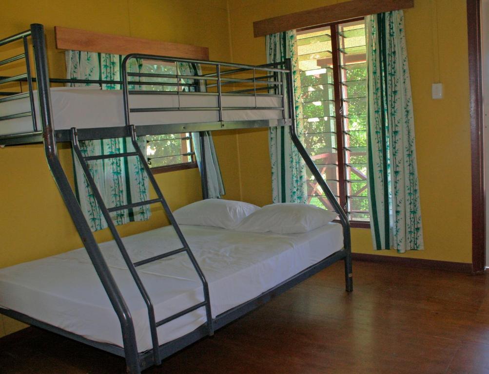 Ratu Kini Backpackers And Dive Resort Mana Island Pokoj fotografie