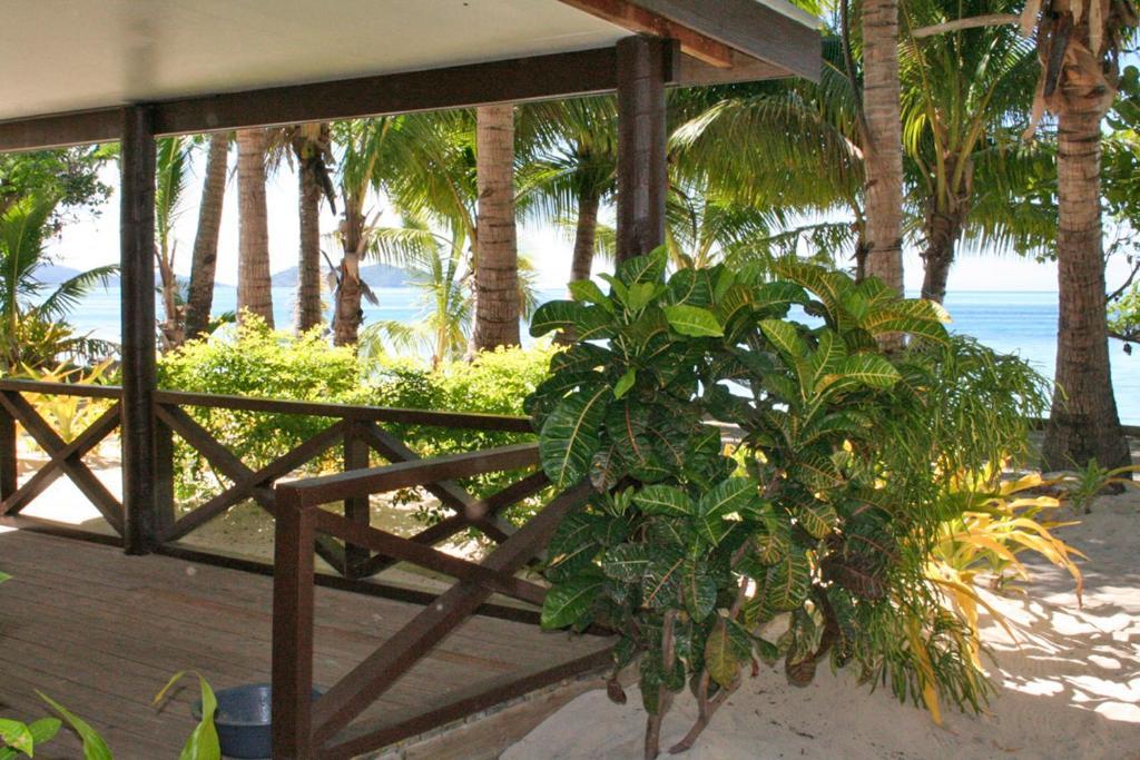 Ratu Kini Backpackers And Dive Resort Mana Island Pokoj fotografie